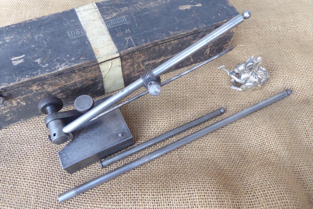 Moore & Wright No.405 Hardened Base Surface Gauge & Scriber