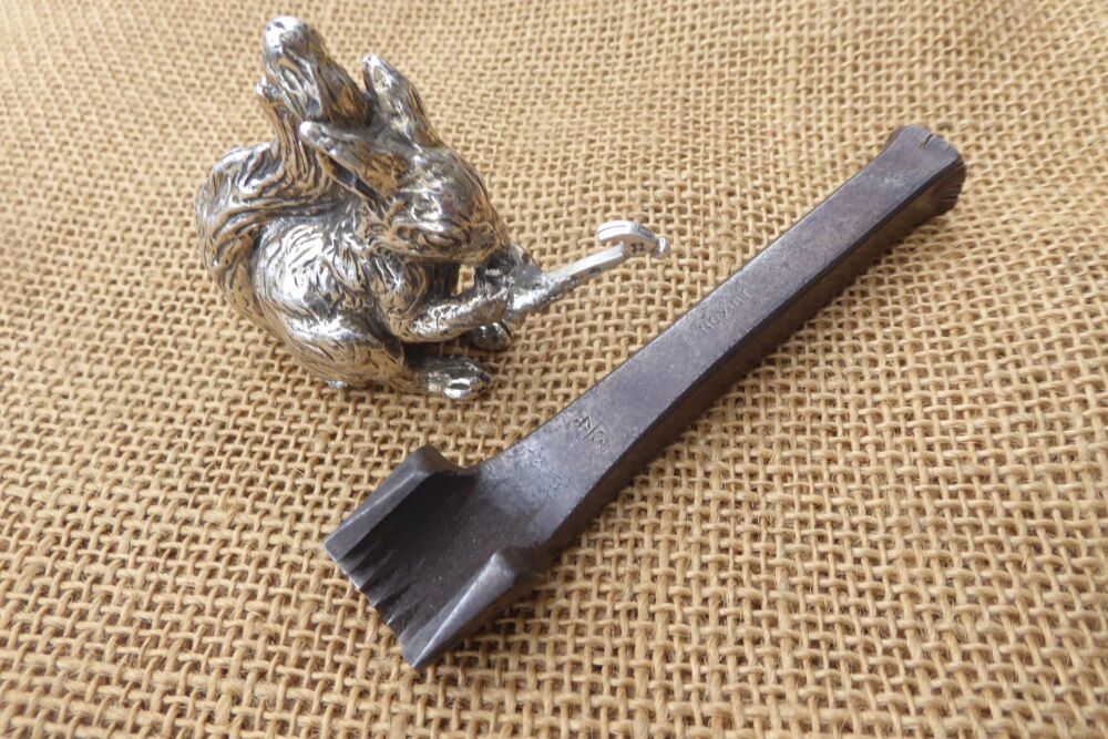J Dixon 3/4" Serrated Edge Leather Marking Tool / Punch