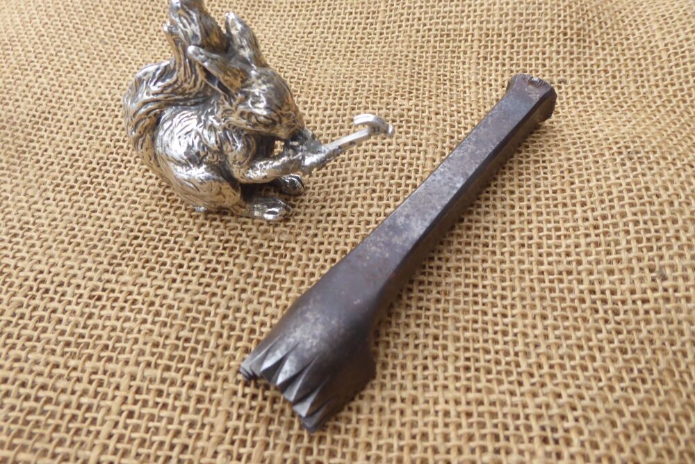 J Dixon 3/4" Serrated Edge Leather Marking Tool / Punch