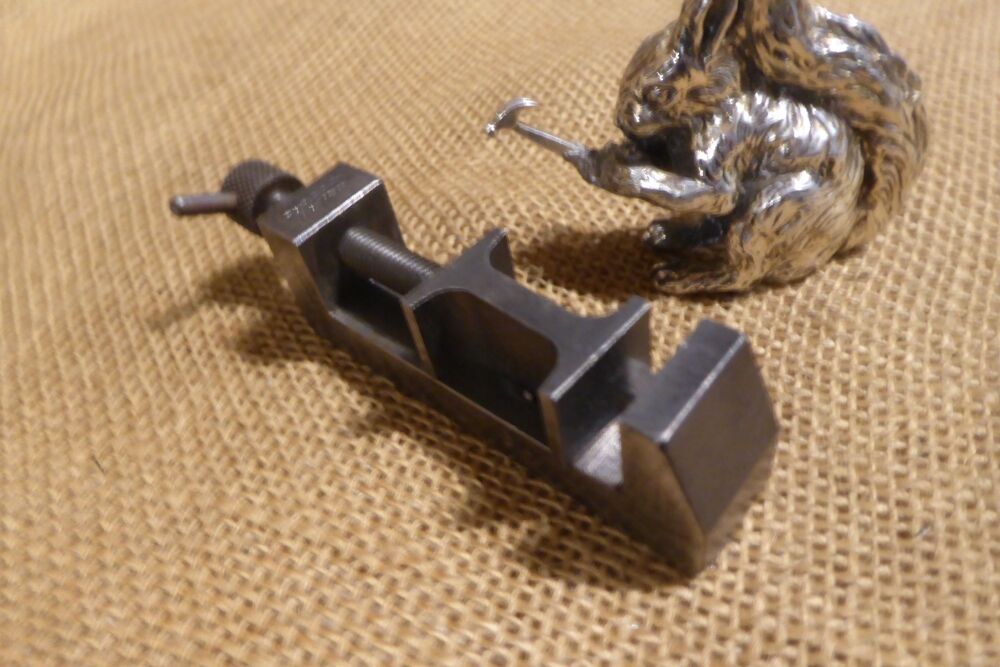 The L S S Co (Starrett) 3/4" Width Toolmakers' Clamp