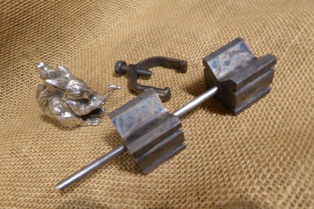 Starrett No.271 Vee Blocks & Rod