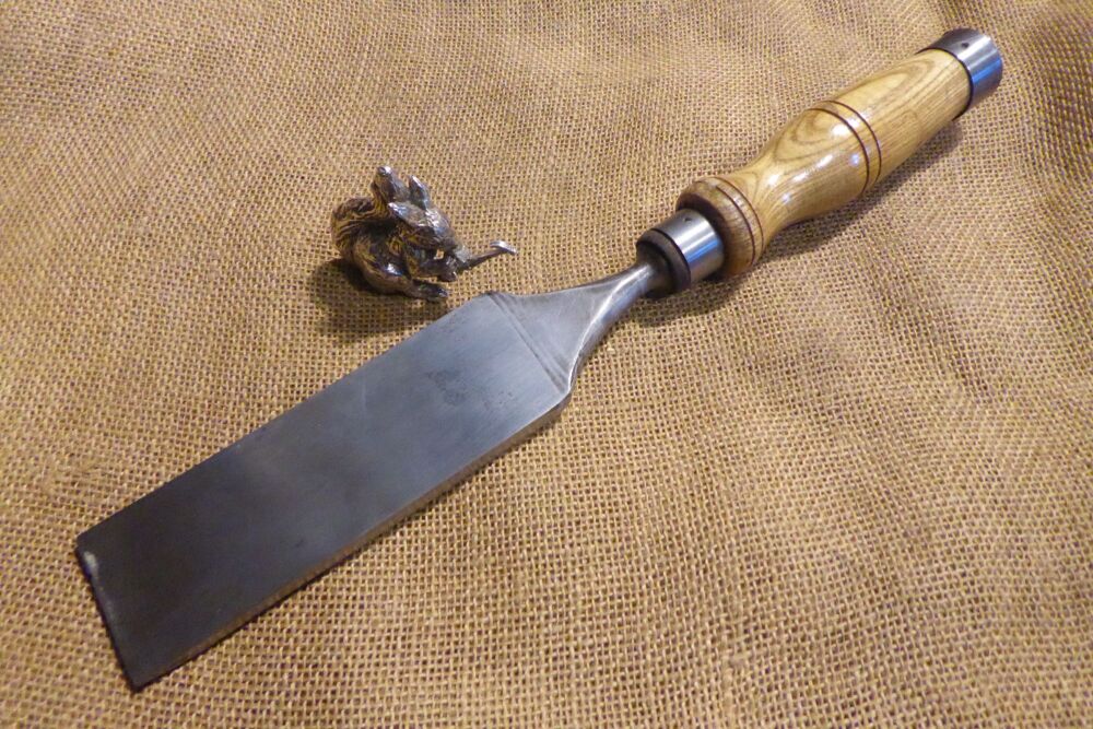 A Hildick Heavy Duty 2" Chisel