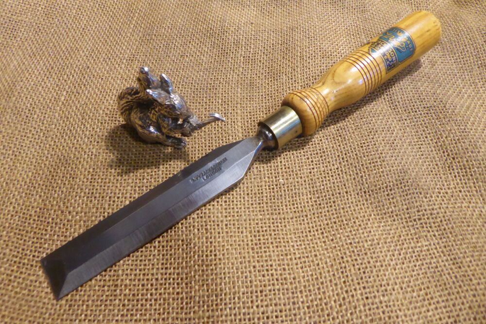 S Tyzack 'Zyto' 1" Bevel Edged Chisel