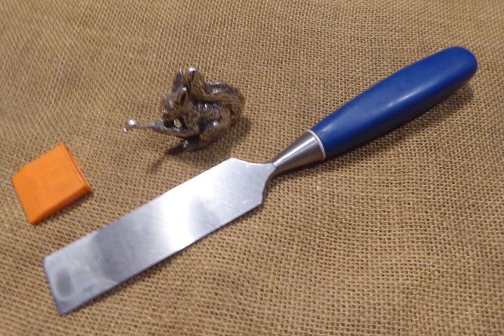 Marples 1 1/4" / 32mm Bevel Edged Blue Chip Handle Chisel