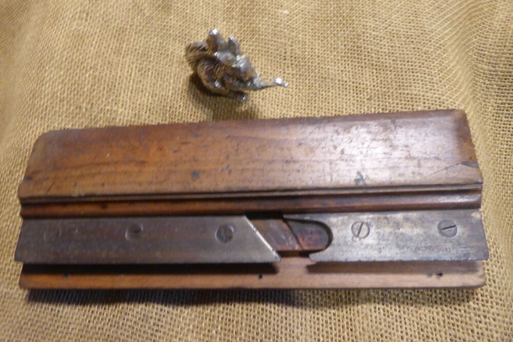 Frederick Willey (Opposite Corn Exchange) Leeds 5/8" Grooving Plane Body