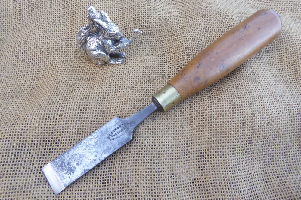 Beech & Pond Stores (105-106 Old St) 1" Chisel