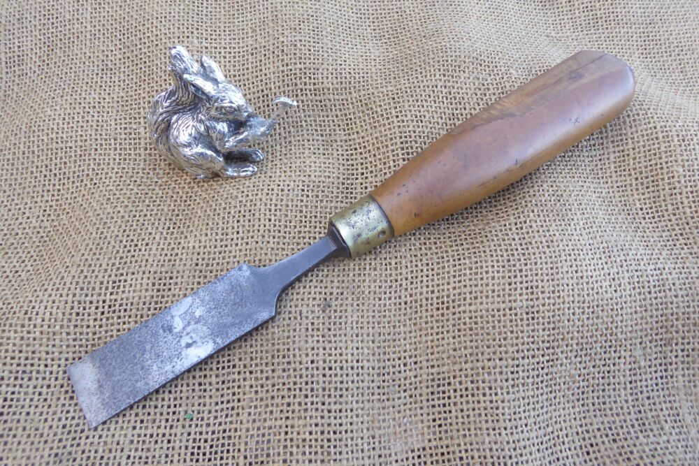 Beech & Pond Stores (105-106 Old St) 1" Chisel