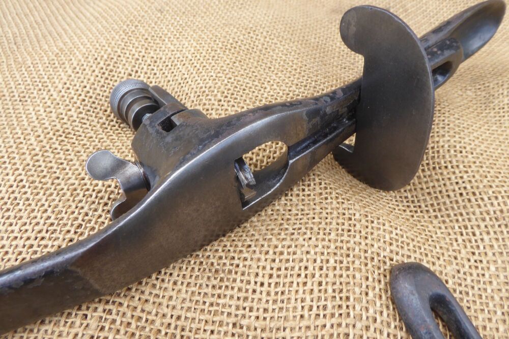 Preston's 1388P Adjustable Circular Quirk Or Grooving Router