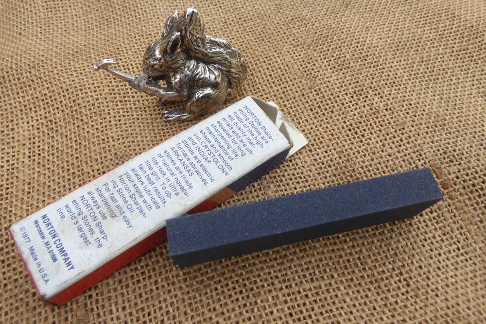 Norton MJB24 Crystolon Medium Bench Stone