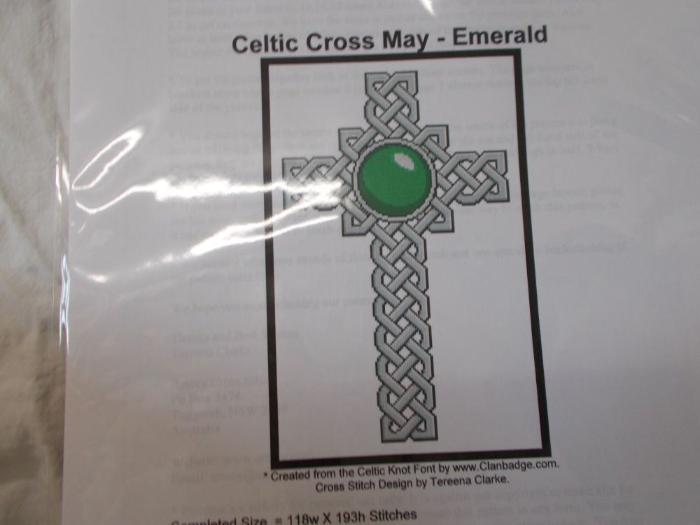 Celtic cross May - Emerald