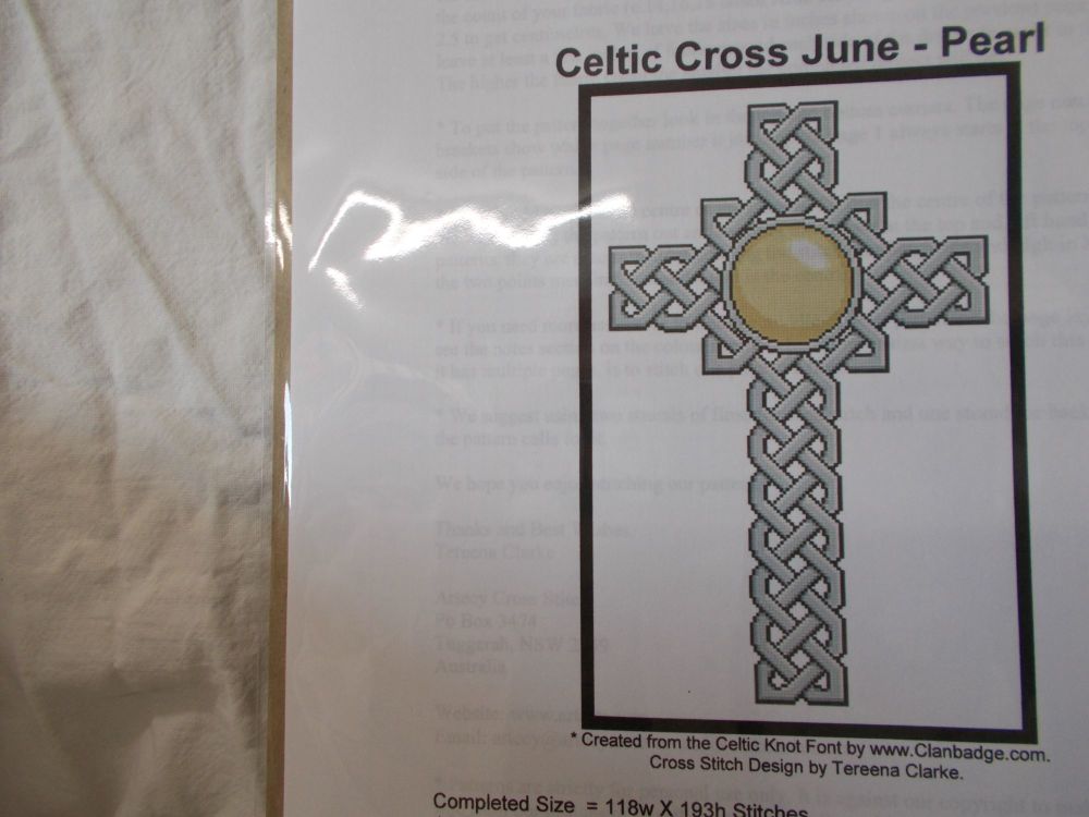 Celtic cross June - Pearl