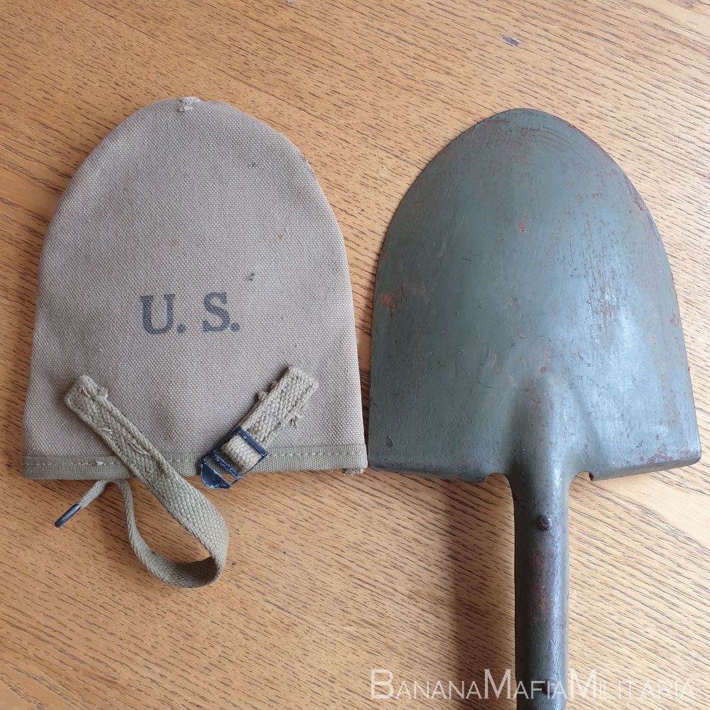 US M1910 T-handle shovel  and Cover both Dated 1943 - ORIGINAL