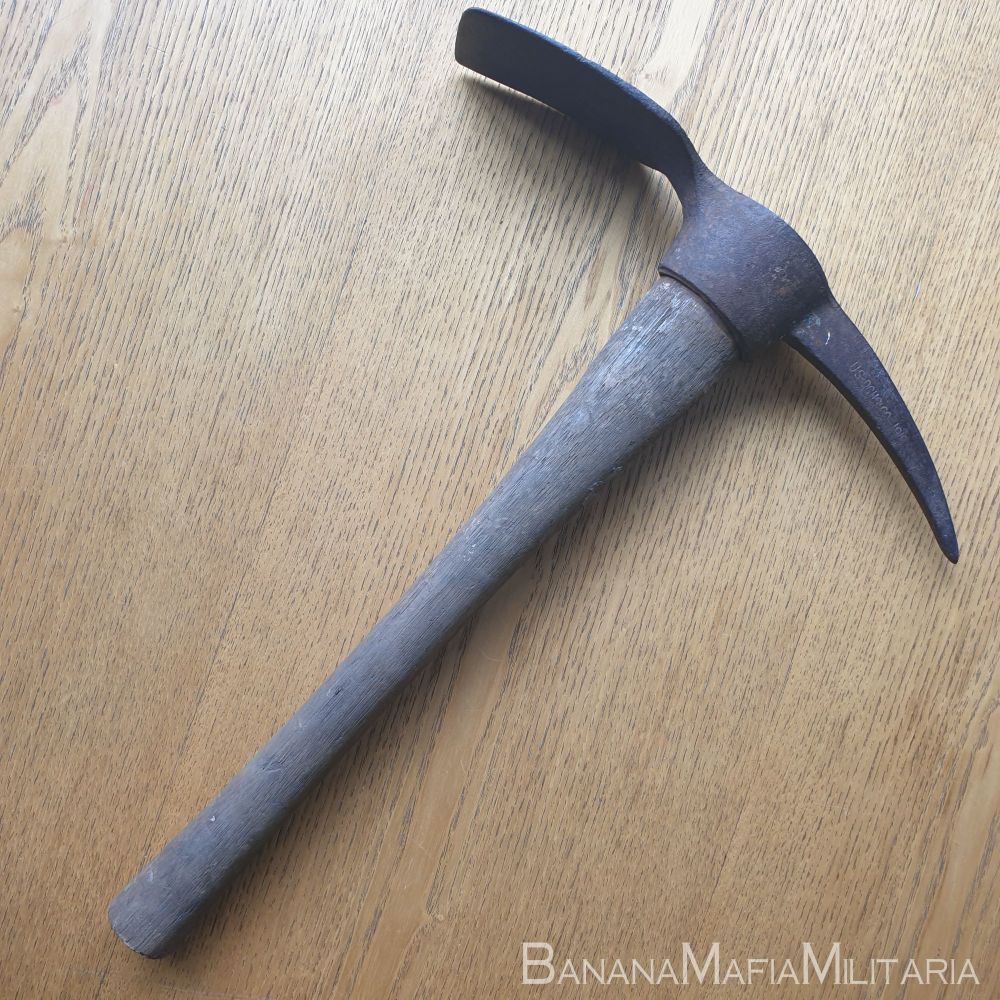 US Implement, entrenching,  M1910 pickaxe  DOHS Co 1918