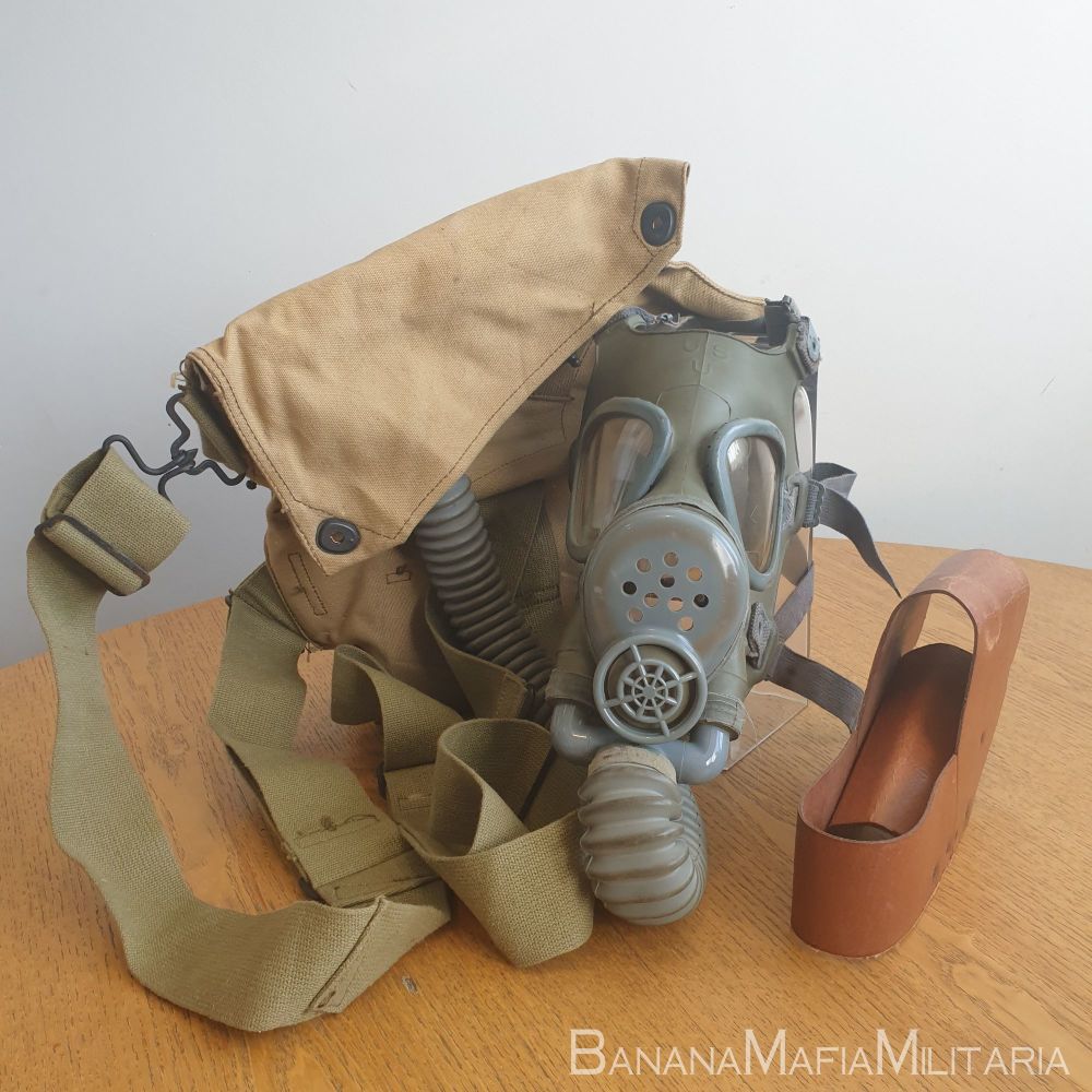 U.S. WWII M3 Diaphragm Gas Mask with Bag