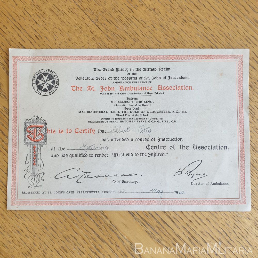 WW2 Home Front - First Aid To The injured - St john certificate 1942