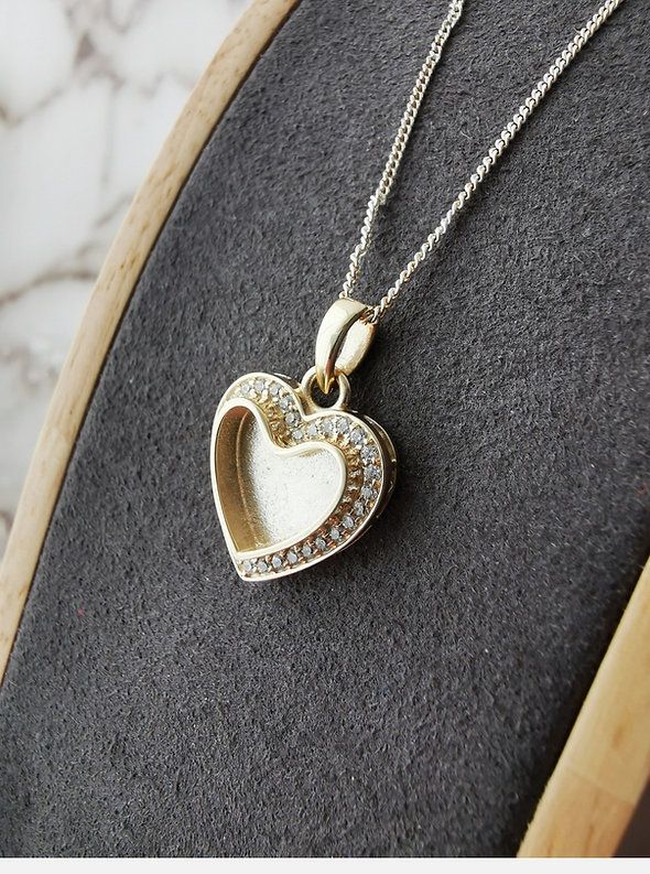 9K Gold CZ Surrounded Heart Pendant