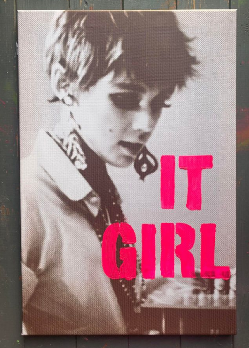 IT GIRL limited edition