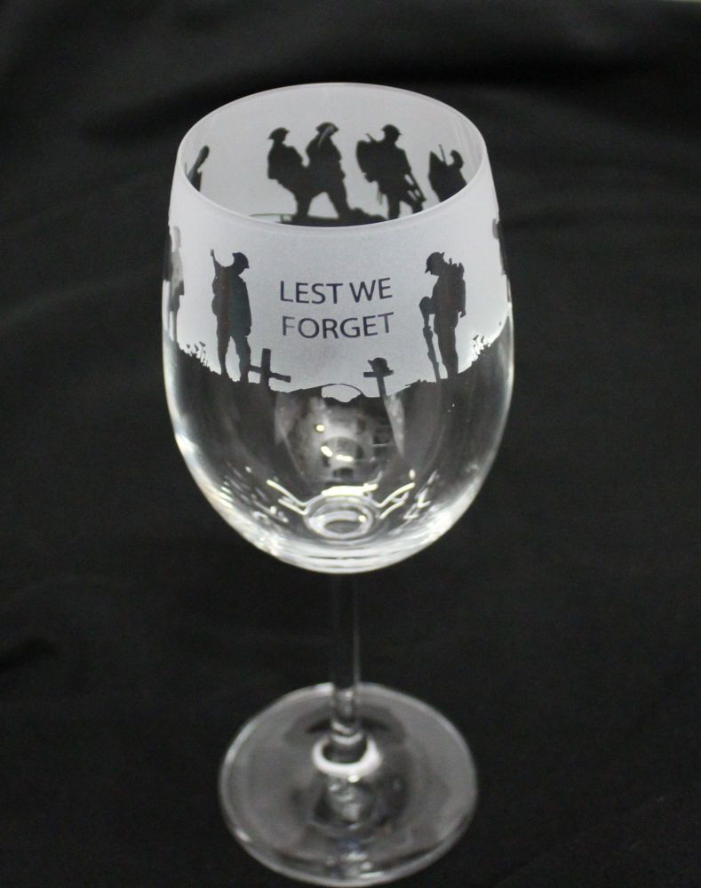 S38 Wine Glass "Lest we Forget"