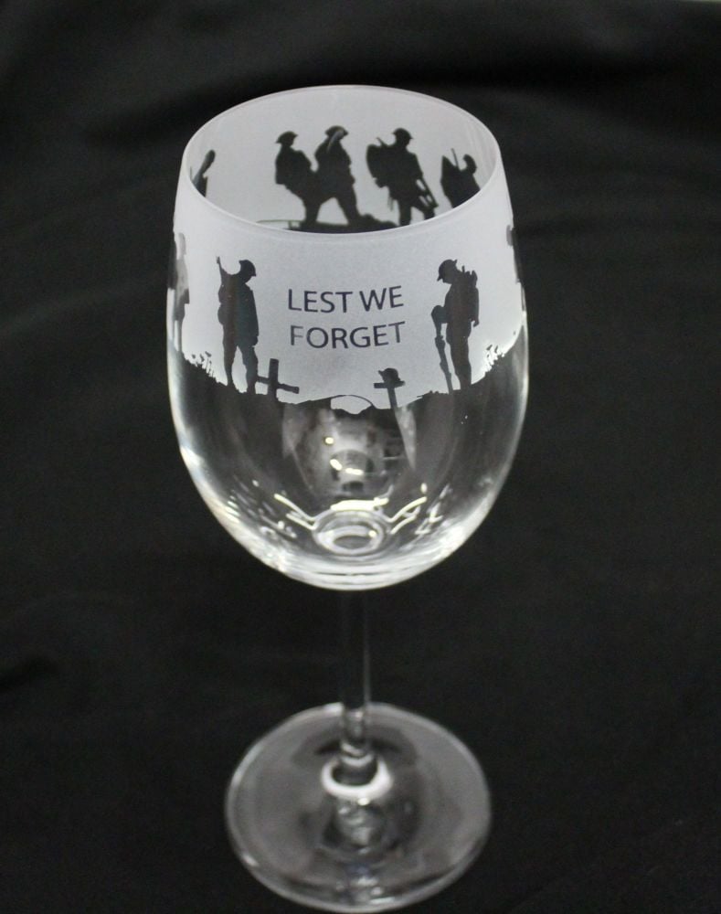 Wine Glass "Lest we Forget"