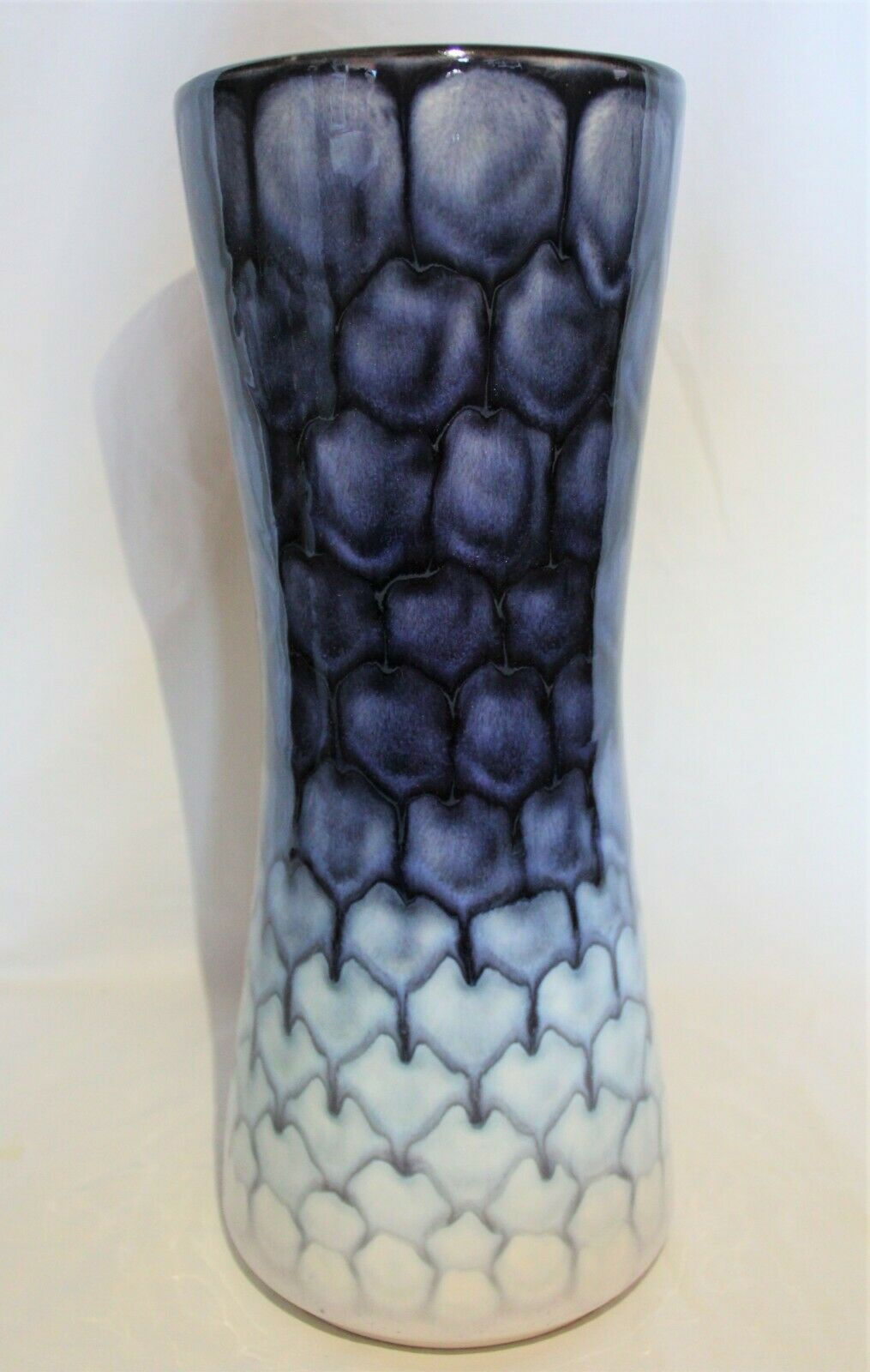 24cm Hourglass Vase - Ocean design