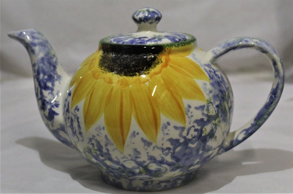 Small Tea Pot - Vincent Design