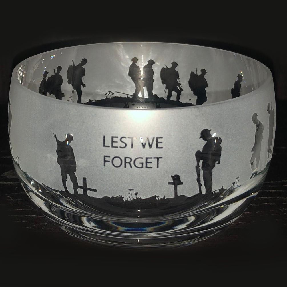 Glass Bowl "Lest we forget"