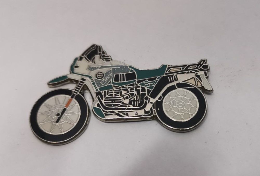 R100GS Paris Dakar lapel pin badge (0235)..