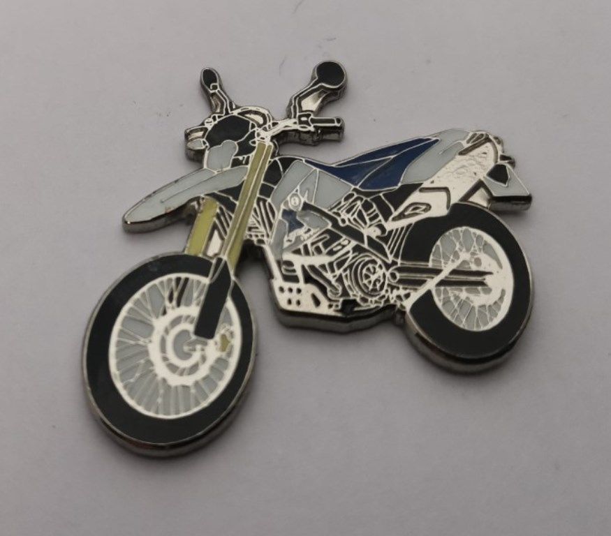 G650X lapel pin badge (1042)..