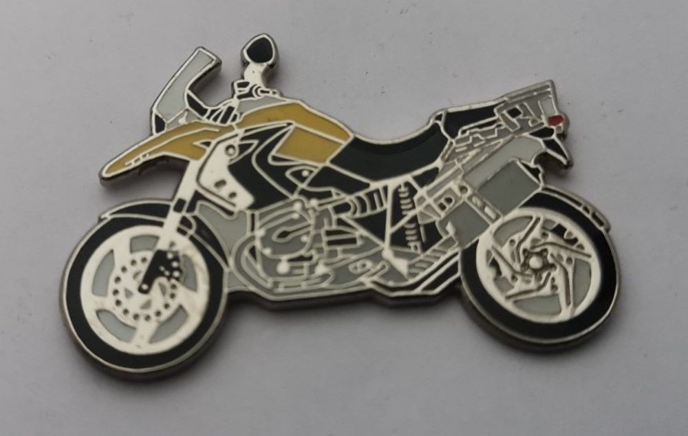 GS1200 lapel pin badge (1095)..