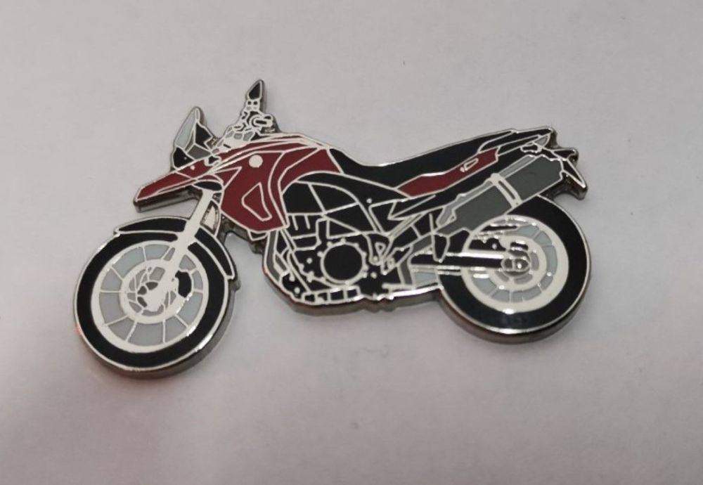 GS650 lapel pin badge (1112)..