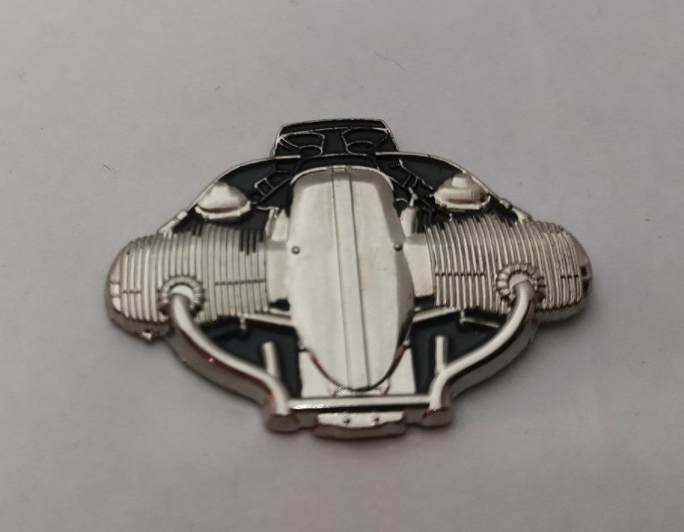 boxer motor lapel pin badge (1135)..