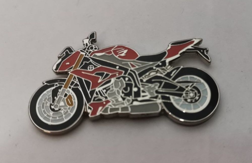 S1000S lapel pin badge (1214)...