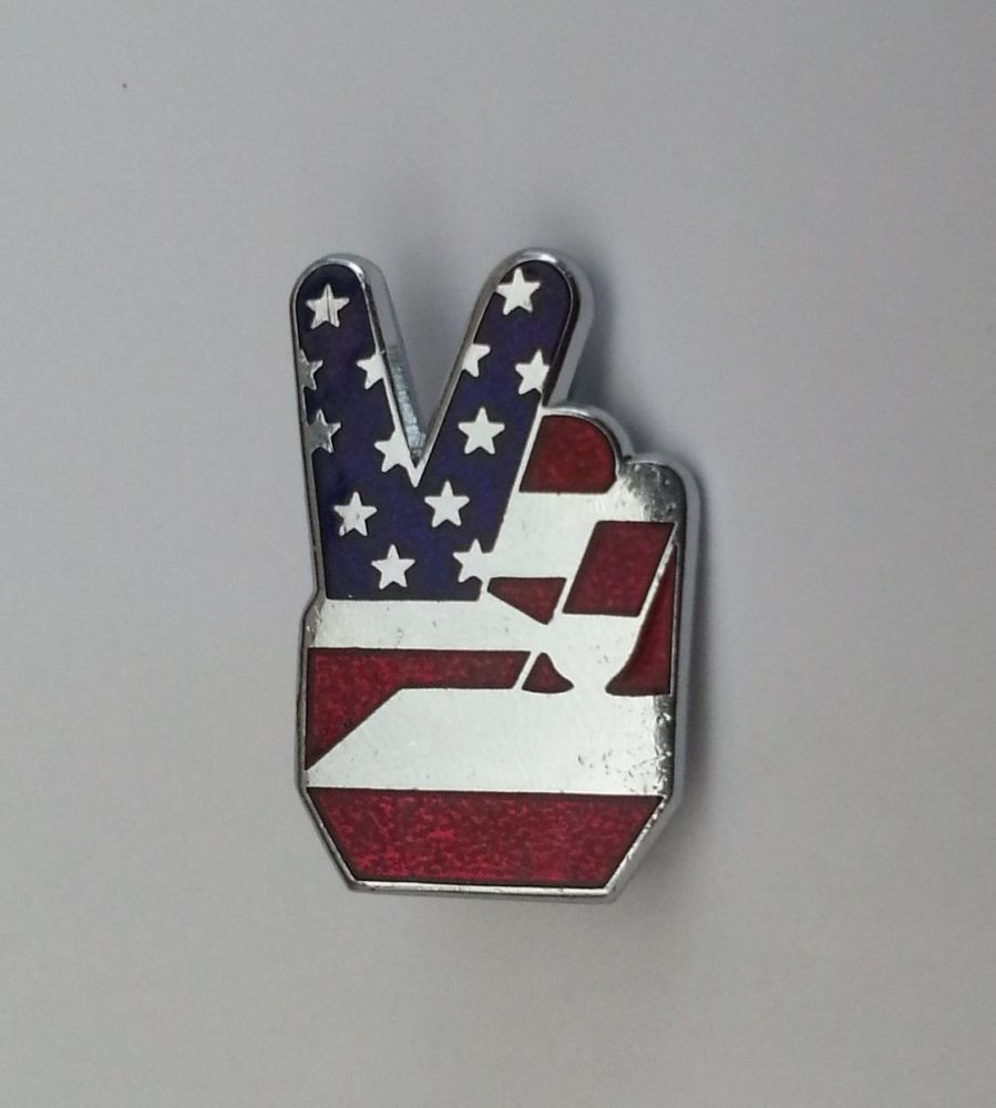 Peace Finger USA enamel lapel pin badge