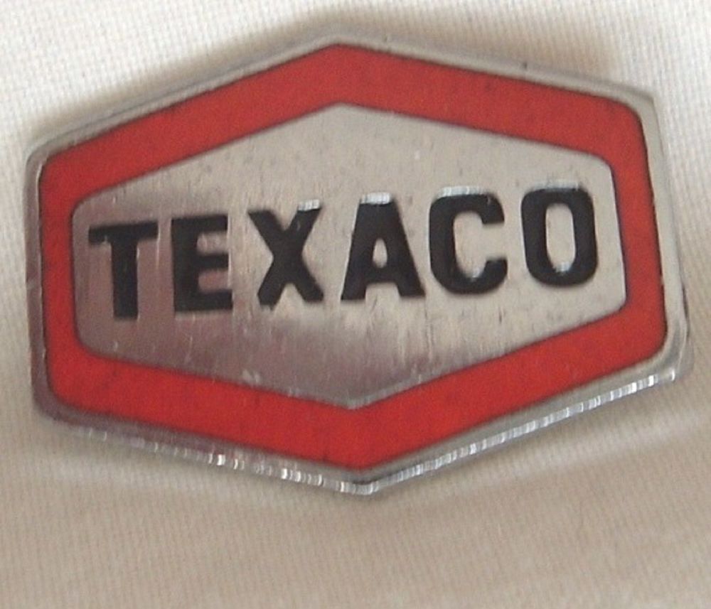 Texaco enamel lapel pin badge