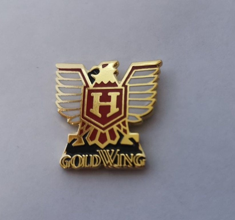 Adhesive Goldwing emblem gold 7.5 cm wide - Goldwing.nl - EN