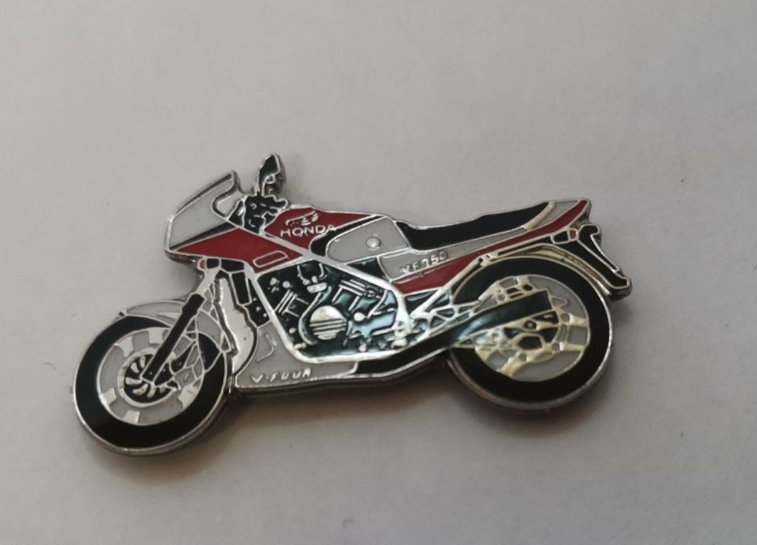 VF750F lapel pin badge (0380)