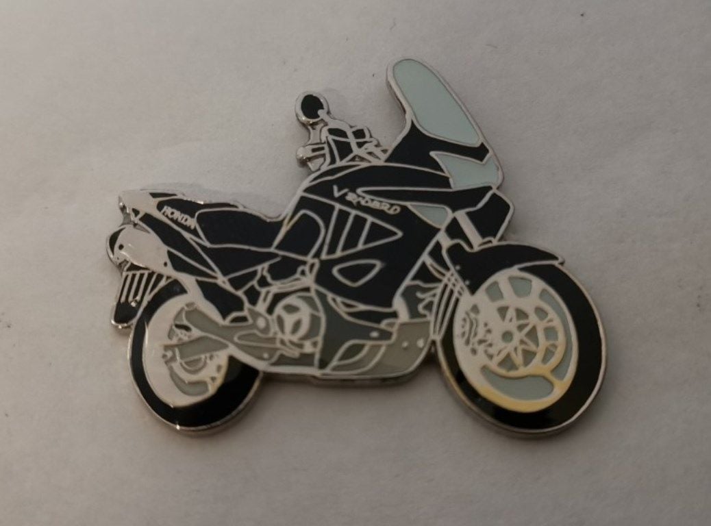 Varadero XL1000 lapel pin badge (1028)