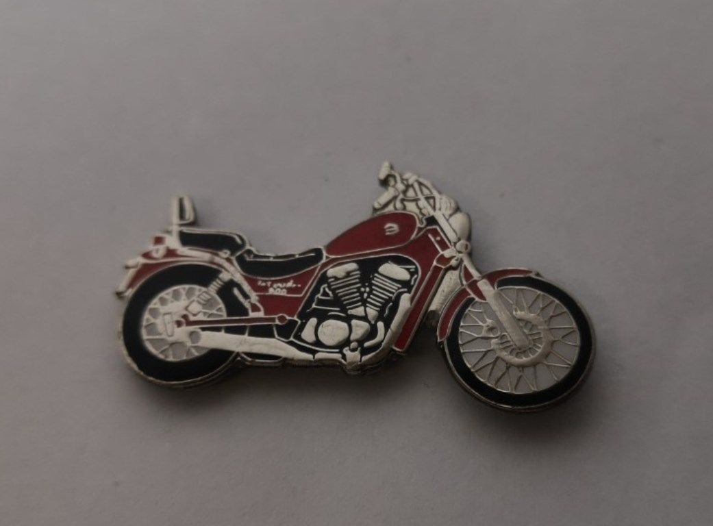 Intruder VS800 lapel pin badge (0109)..