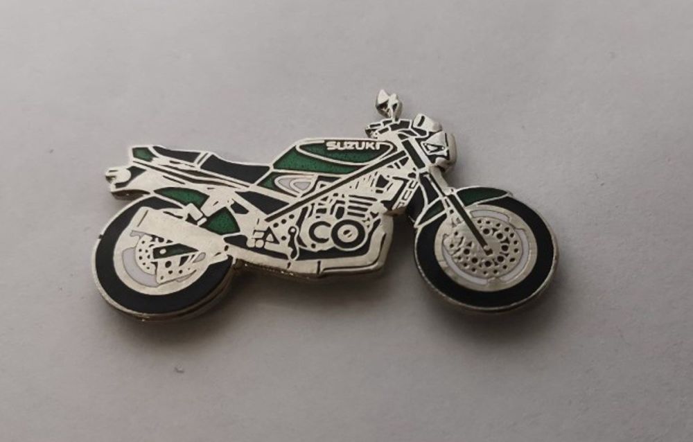 GSF400 lapel pin badge (0149)..