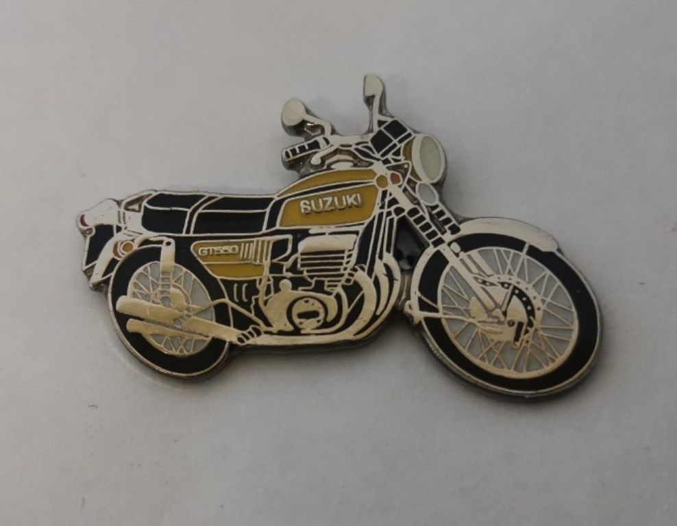 GT550 lapel pin badge (0305)..