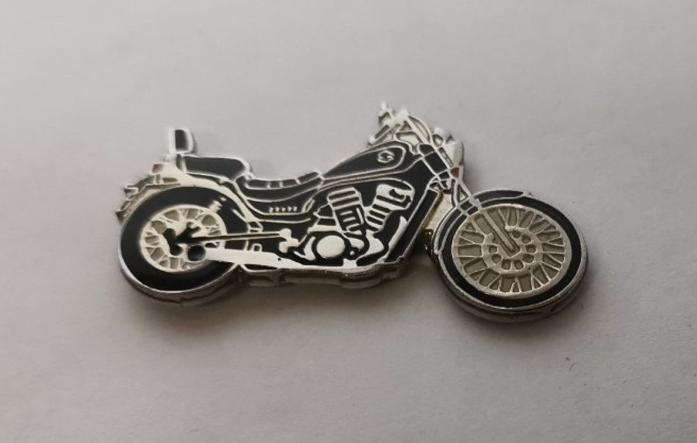 Intruder VS600 lapel pin badge (0452)..