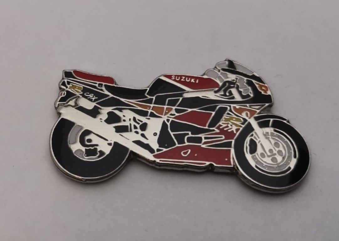 GSXR750 lapel pin badge (0524)..