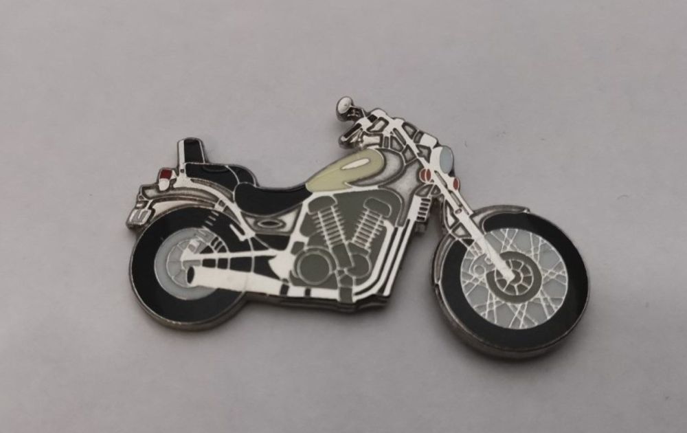 VS1400 Intruder lapel pin badge (0691)..