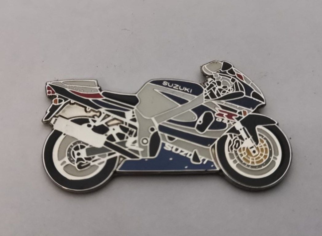 GSXR750 lapel pin badge (0785)..