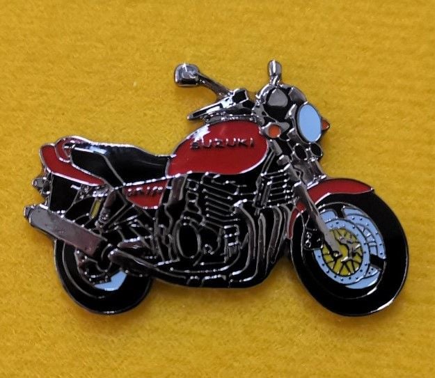 GSX750 lapel pin badge (0689)..