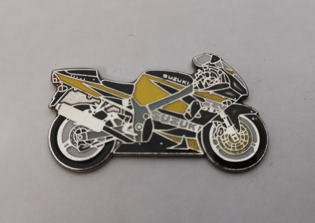 GSXR750 lapel pin badge (0814)..