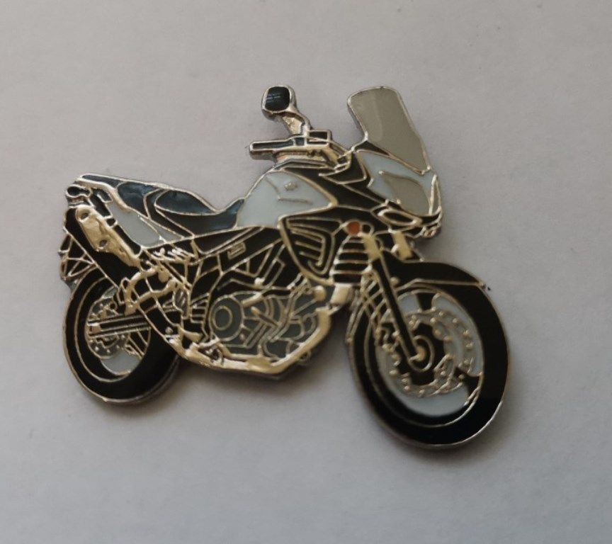 V Strom lapel pin badge (1152)..