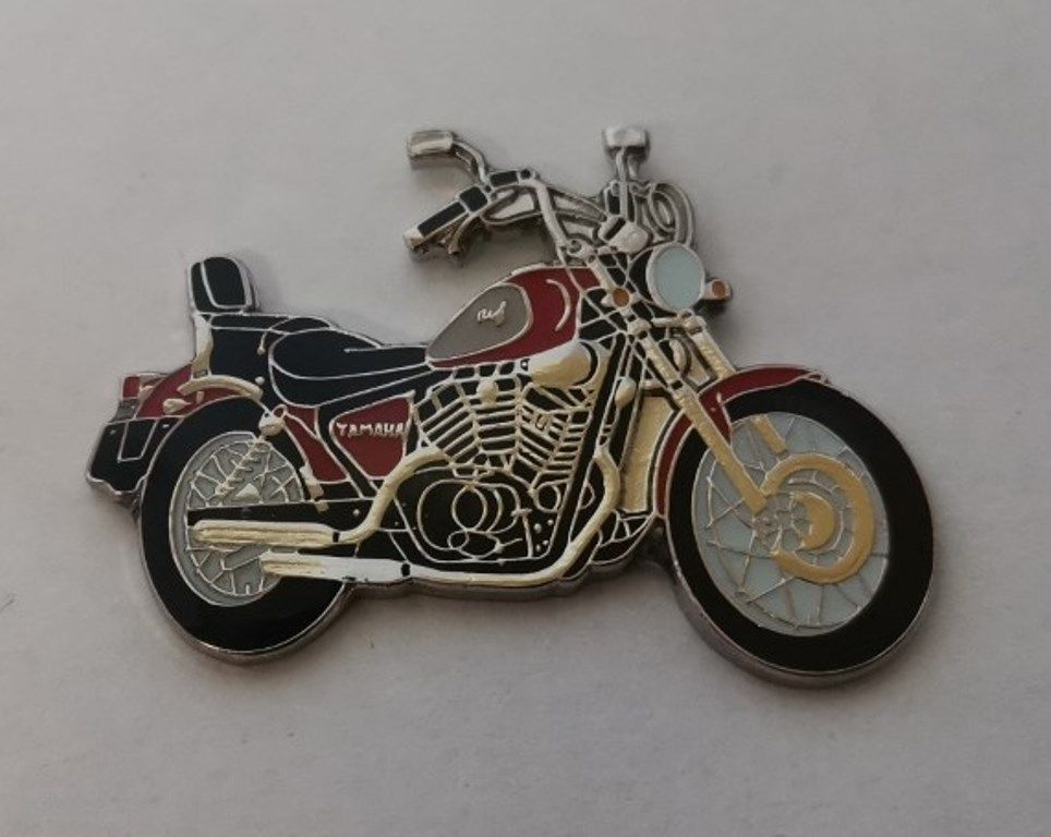 Virago lapel pin badge (0401)..