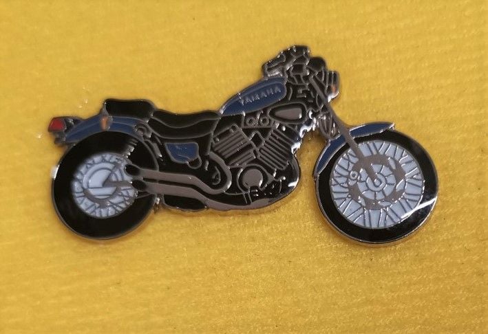 Virago XV535 lapel pin badge (0063)..