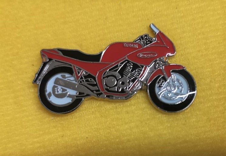 XJ600S lapel pin badge (0127)..